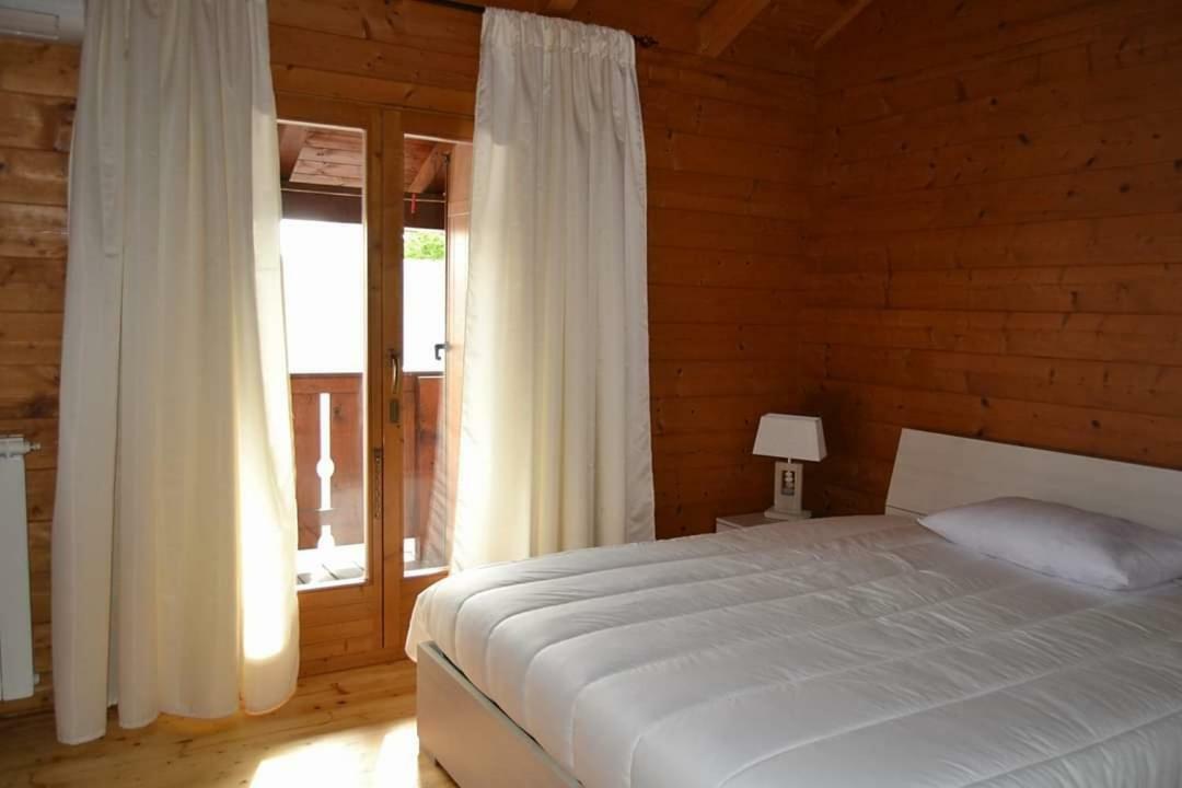 Chalet L Oasi Di Ambra 8 Posti Letto Con Uso Piscina アルデーア エクステリア 写真