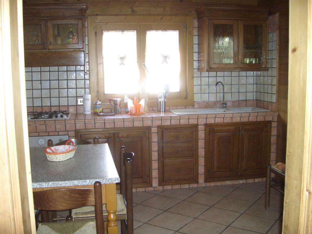 Chalet L Oasi Di Ambra 8 Posti Letto Con Uso Piscina アルデーア エクステリア 写真