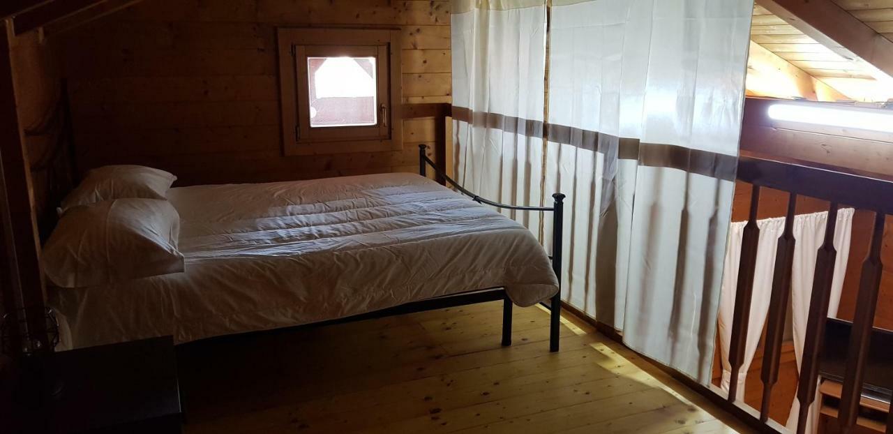Chalet L Oasi Di Ambra 8 Posti Letto Con Uso Piscina アルデーア エクステリア 写真
